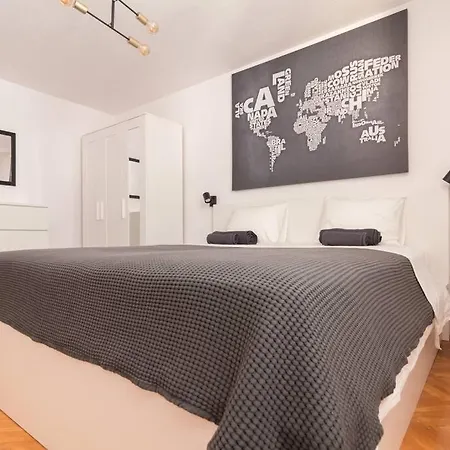 Apartment Lali Trogir - Updated 2Br Near Old Town Exterior photo