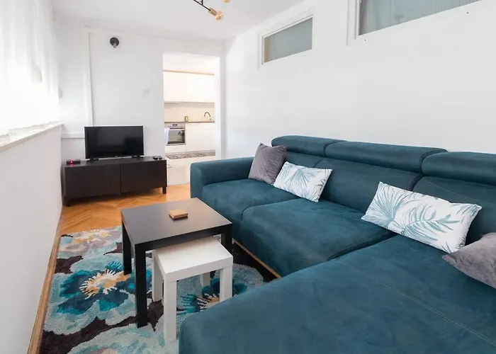 Apartment Lali Trogir - Updated 2Br Near Old Town