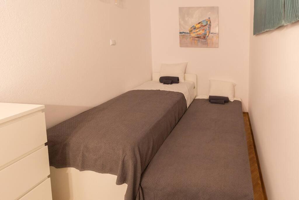 Lali - Updated 2br Near Old Town Trogir