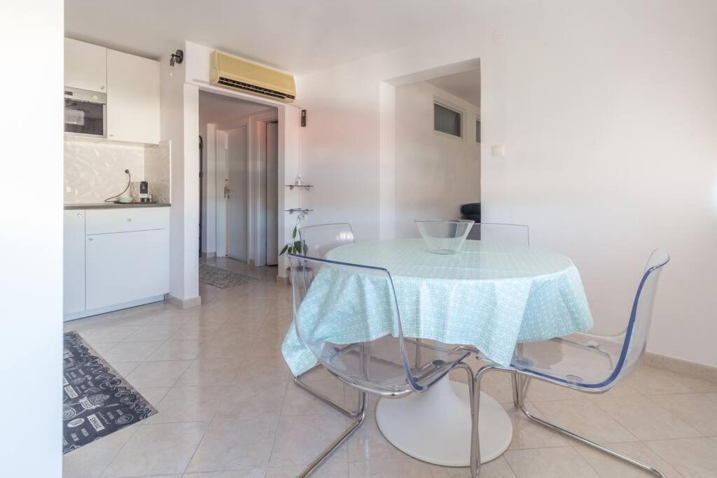 Lali - Updated 2br Near Old Town * Trogir